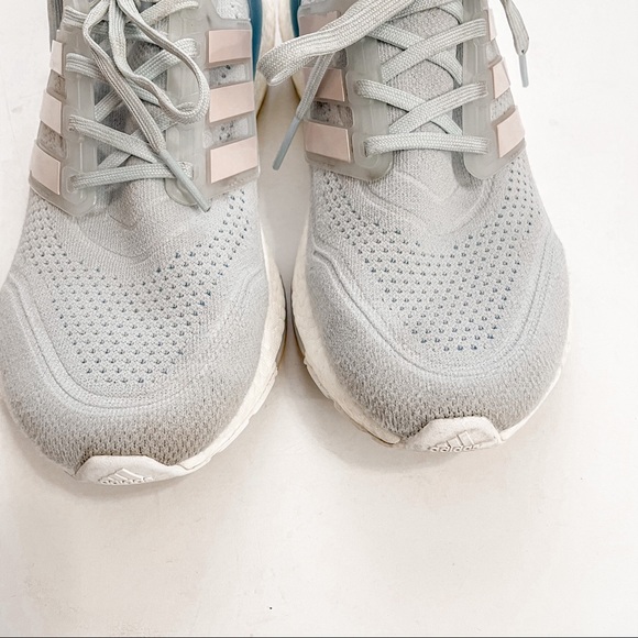 Adidas Ultraboost 21 Women's Training Shoes in Blue and Pink | 8.5 - Picture 5 of 13
